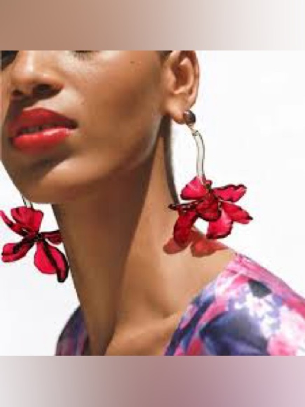 🌺 SOLD LOCALLY 🌺 Zara Red Resin Flower Drop  Earrings